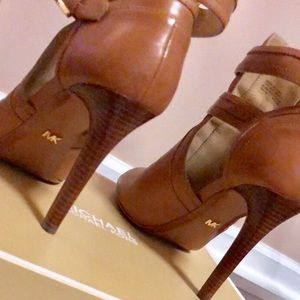 MICHAEL KORS Open Toe Bootie